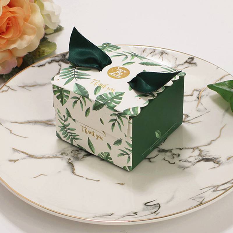 Green Leaves Pattern Gift Box